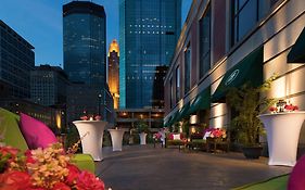 Hilton Міннеаполіс Exterior photo