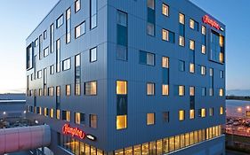 Готель Hampton By Hilton London Gatwick Airport Горлі Exterior photo