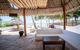 Beachfront Villa Hideaway Zanzibarhouses Ківенґва Exterior photo