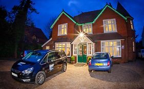 Gatwick Turret Guest House Горлі Exterior photo