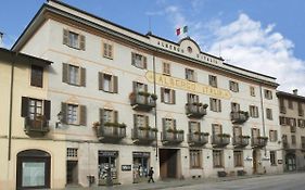 Albergo Italia Варалло Exterior photo