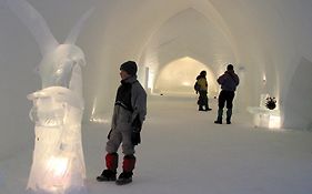 Kakslauttanen Arctic Resort - Igloos And Chalets Сааріселькя Exterior photo