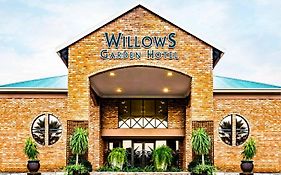 Willows Garden Hotel Почефструм Exterior photo