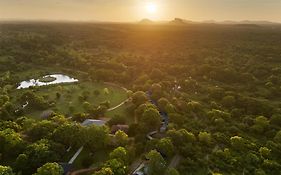 Ayugiri Ayurveda Wellness Resort Сігірія Exterior photo