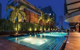 Готель Solitaire Bangkok Sukhumvit 11 Exterior photo