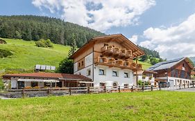 Naturhotel Berghof Пфундс Exterior photo