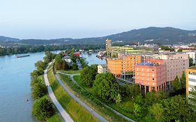 Trans World Hotel Donauwelle Лінц Exterior photo