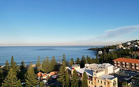 Mad Monkey Hostel Coogee Beach Randwick Exterior photo