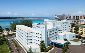 Готель Courtyard By Marriott Nassau Downtown/Junkanoo Beach Exterior photo