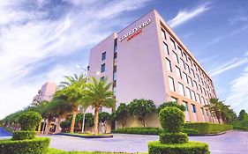 Готель Courtyard By Marriott Agra Агра Exterior photo