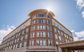 Готель Courtyard By Marriott South Bend Downtown Exterior photo