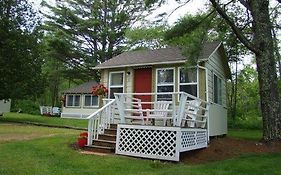 Bay Leaf Cottages & Bistro Лінколнвіль Exterior photo