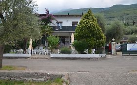 Готель Camping Denis Бренцоне-суль-Гарда Exterior photo