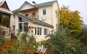Vyshenka Guest House Яремче Exterior photo