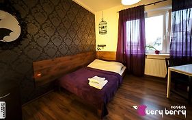 Very Berry Hostel - Old Town, Parking, Lift, Reception 24H Познань Exterior photo