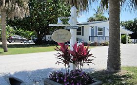 Tropical Winds Beachfront Motel And Cottages Санібел Exterior photo