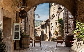 Ostello Bello Assisi Беванья Exterior photo