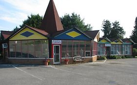 Red Top Motor Inn Iron Bridge Exterior photo