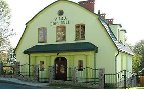 Villa Dom Julii Санок Exterior photo