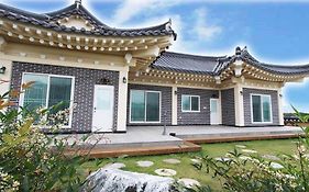 Gyeongju Family Pension Exterior photo