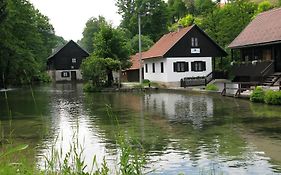 Вілла Holiday House Rastoke Pod Lipom Слунь Exterior photo