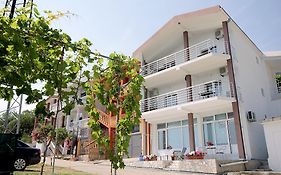 Apartments Vila Dusan Сутоморе Exterior photo