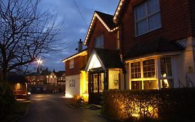 Corner House Hotel Gatwick With Bookable Holiday Parking Горлі Exterior photo