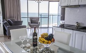 Tina'S Apartments With Panoramic Sea View Батумі Exterior photo