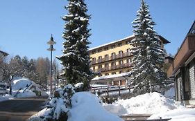Life Hotels Des Alpes Фольгарія Exterior photo