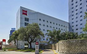 Готель Ibis Monterrey Valle Exterior photo