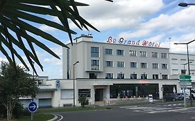 Le Grand Hotel Мобеж Exterior photo