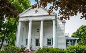 Anne'S White Columns Inn Бар-Гарбор Exterior photo