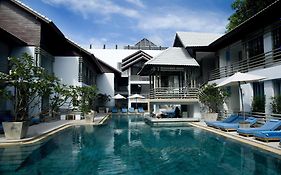 Готель Ramada By Wyndham Phuket Southsea Exterior photo