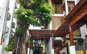 Sripat Guesthouse Sha Extra Plus Чіангмай Exterior photo