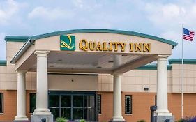 Quality Inn Huntingburg Exterior photo