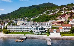 Hofslund Fjord Hotel Согндал Exterior photo