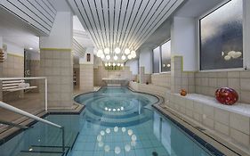 Kurhotel Unter Den Linden Бад-Фюссінг Exterior photo