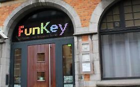 Funkey Hotel Брюссель Exterior photo