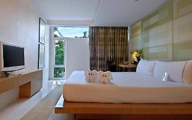 Готель Le Fenix Sukhumvit 11 Бангкок Room photo