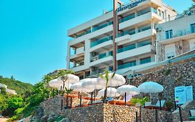 Hotel & Beach Club Mediterraneo Liman Улцинь Exterior photo