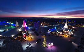 Santa Claus Holiday Village Рованіемі Exterior photo