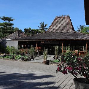 Amata Borobudur Resort Маґеланґ Exterior photo