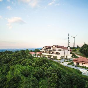 Готель Zaara Estate Glavan Exterior photo