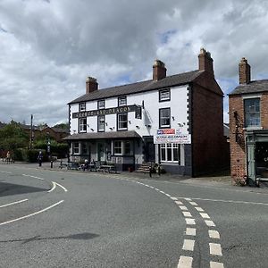 Bed and Breakfast George & Dragon Tarvin Exterior photo