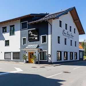 Готель Zum Kleinen Italiener - Ristorante Pizzeria Pension Ґайнберг Exterior photo