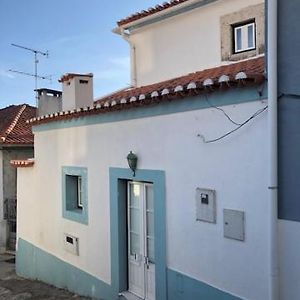 Typical Small House Near Lisbon Оейраш Exterior photo