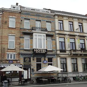 Hotel De La Gare Алст Exterior photo