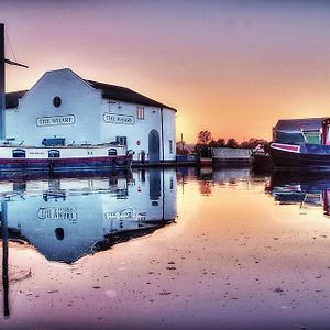 Готель The Wharf Stourport Exterior photo