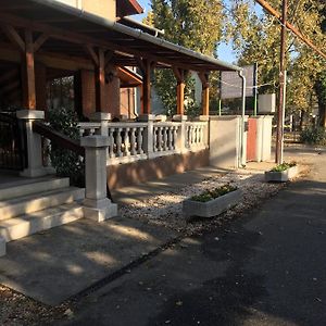 Bed and Breakfast Park Panzio Будапешт Exterior photo