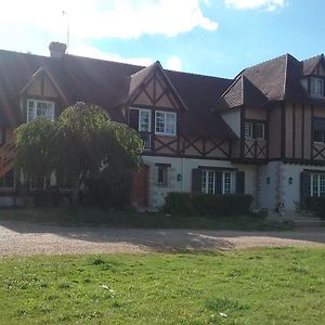 Bed and Breakfast Les Mesangeres Шомон-сюр-Таронн Exterior photo